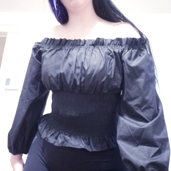 Scarlet Darkness Off Shoulder Long Sleeve Corset Cropped Top - Picture 4 of 9